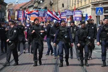 Razilaze se sudionici Hoda za život, Thompson i dalje odjekivao
