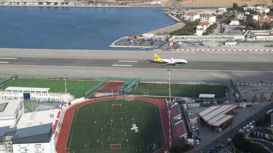 Sreća da Vatreni ne igraju na ovom stadionu: Iznad glava bi im letjeli - avioni