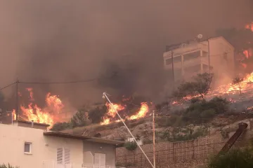 Katastrofalni požar u Dalmaciji, ljudi su uplašeni: 'Vatra je sve bliže!'